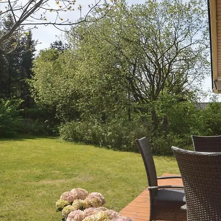 Three-bedroom Holiday In Logstor Løgsted