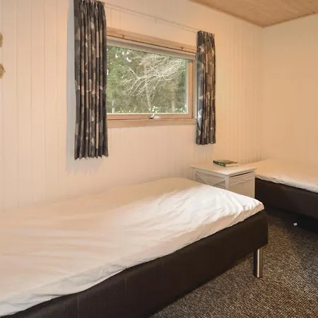 Three-bedroom Holiday In Logstor Løgsted