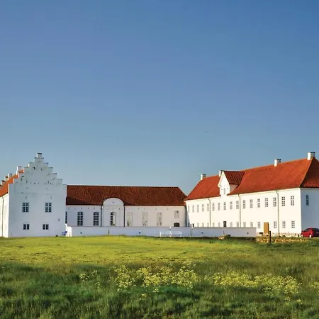 Three-bedroom Holiday In Logstor Løgsted